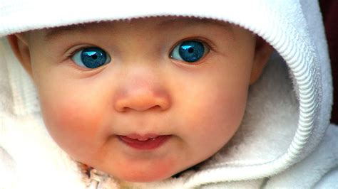 Cute Baby with Blue Eyes Look | Wallpapers Share