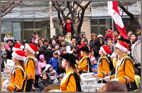 Bangladesh Canada and Beyond: Toronto Holds Its 106th Annual Santa ...