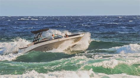 What Should You Do When Operating a Boat in Large Waves? - Pontooners