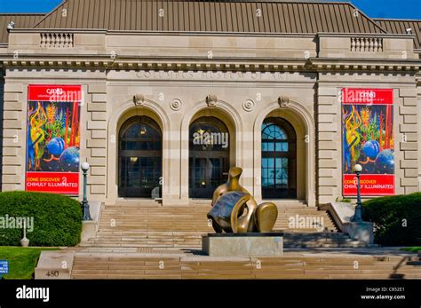 Columbus Museum of Art in Columbus, Ohio with the Reclining Figure ...