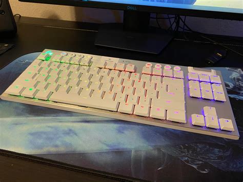 I got my white g915 tkl today! : r/LogitechG