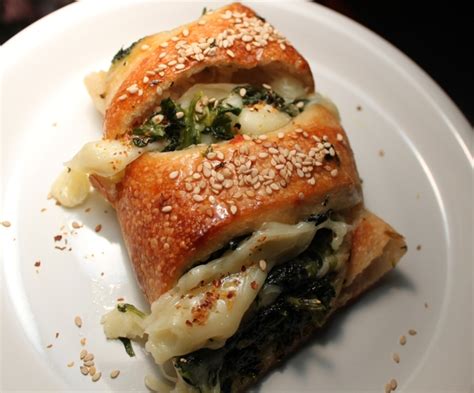 Spinach and Cheese Calzone Recipe by Claudia - CookEatShare