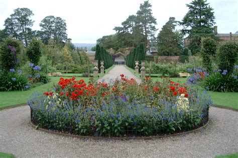 Erddig Hall Gardens - Historic and Botanic Garden Training Programme