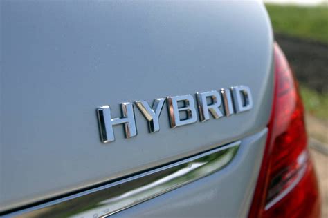 The Pros and Cons of Hybrid Vehicles