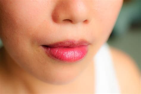 How to Apply Lip Stain | Lipstick skin, Lip stain, How to apply lipstick