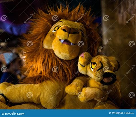 Lion King Plush Toy Mufasa and Simba Editorial Photo - Image of idolize, animals: 259387941