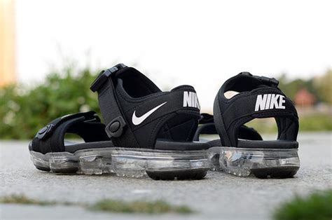 The Five Best Nike Sandals on the Market Today | Nike sandals, Mens ...