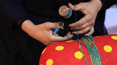 UAE culture: Emiratis battle to preserve dying embroidery art ...