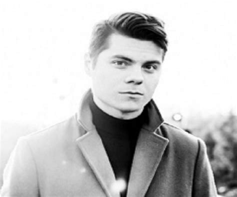 Atticus Mitchell Biography - Facts, Childhood, Family Life of Canadian ...