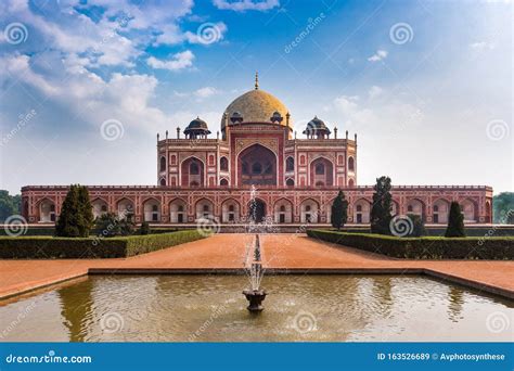 Humayun`s Tomb of Mughal Emperor Humayun Designed by Persian Architect ...