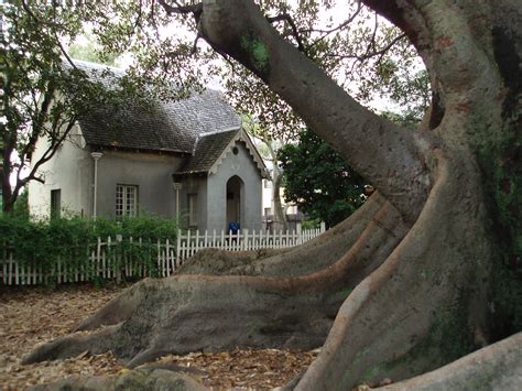 Image of old creepy house | CreepyHalloweenImages