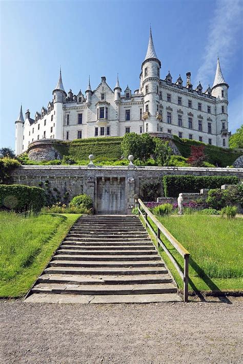 Dunrobin Castle by Grant Glendinning | Castle house, Scottish castles ...