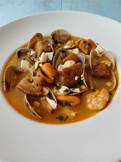 Sopa de pescado y mariscos. | Sopa de pescado, Pescados y mariscos, Mariscos