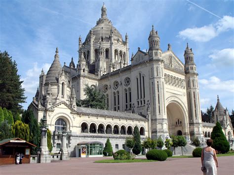 Lisieux travel photo | Brodyaga.com image gallery: France, Normandy