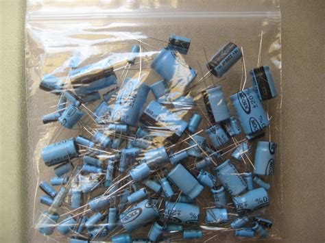 Electrolytic capacitor kit of 110pc assorted values.