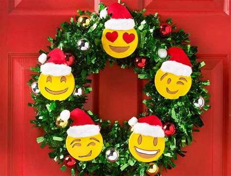 DIY EMOJI Christmas Wreath and Tree - Handmade Happy Hour