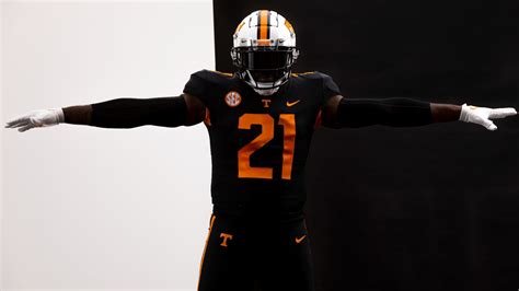 Tennessee Football to wear black jerseys against top-ranked Georgia ...