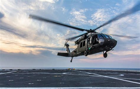 Helicopter, UH 60, Landing On The Deck, Blackhawk HD wallpaper | Pxfuel