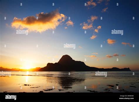 Sunset over Cadlao Island; El Nido; Bacuit Bay; Palawan; Philippines ...