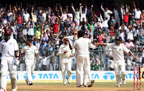 R Ashwin celebrates Devendra Bishoo's wicket | ESPNcricinfo.com