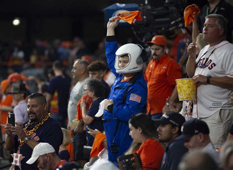 Astros vs. Red Sox ALCS: Houston police say to expect traffic, road ...