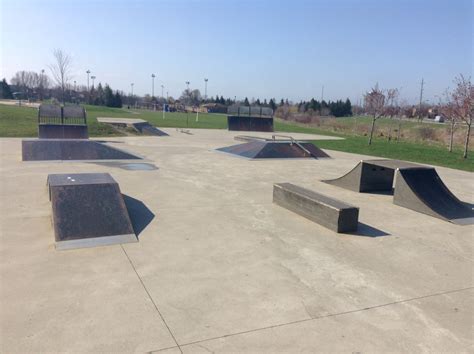 McLean Community Centre Skatepark * Ajax ON - Skateparktour.ca