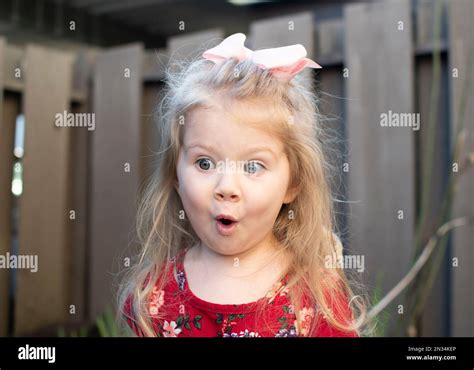 Funny face shock surprised hi-res stock photography and images - Alamy