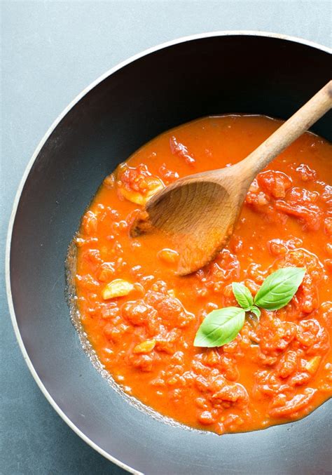 Classic Italian Tomato Sauce - The Petite Cook