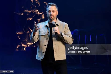 591 Nate Bargatze Photos & High Res Pictures - Getty Images