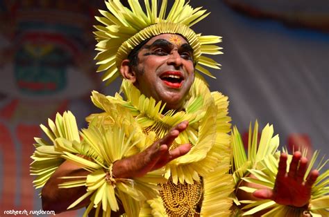 A View to Click !!!: Seethankan Thullal - A semi-classical dance form ...