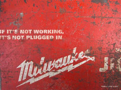 Illussion: Logo Milwaukee Tool