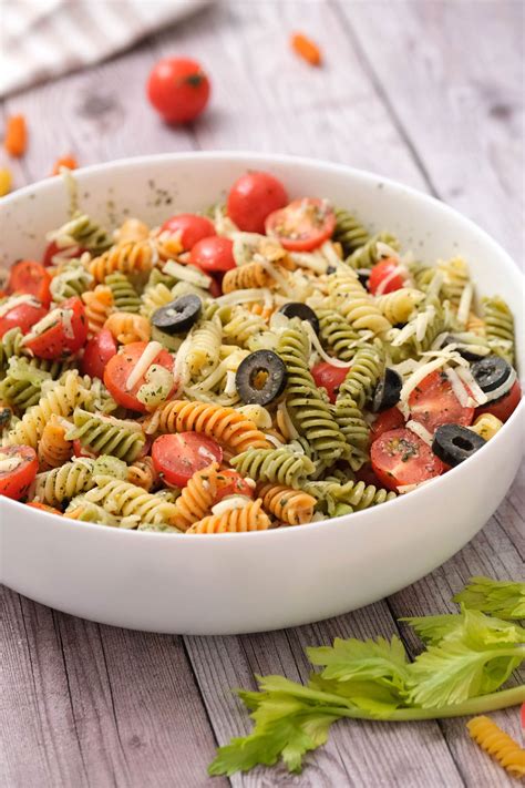 Tri Color Italian Pasta Salad - Easy Recipe with Italian Dressing and ...