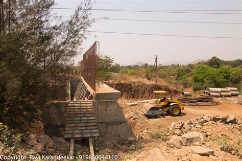 Ravi Karandeekar's Pune Real Estate Market News Blog: A Visit to Mahalunge Hinjewadi Bridge