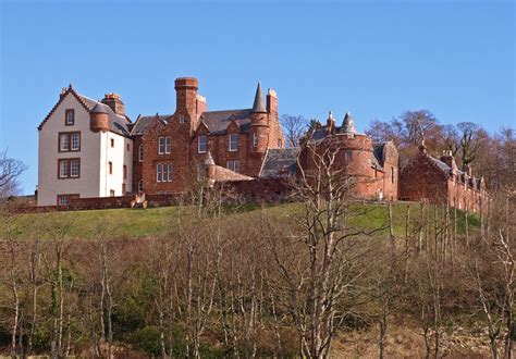 Skelmorlie Castle © wfmillar cc-by-sa/2.0 :: Geograph Britain and Ireland