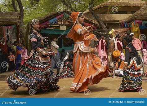 Kalbelia Dancers at the Sarujkund Fair Near Delhi, India. Editorial ...