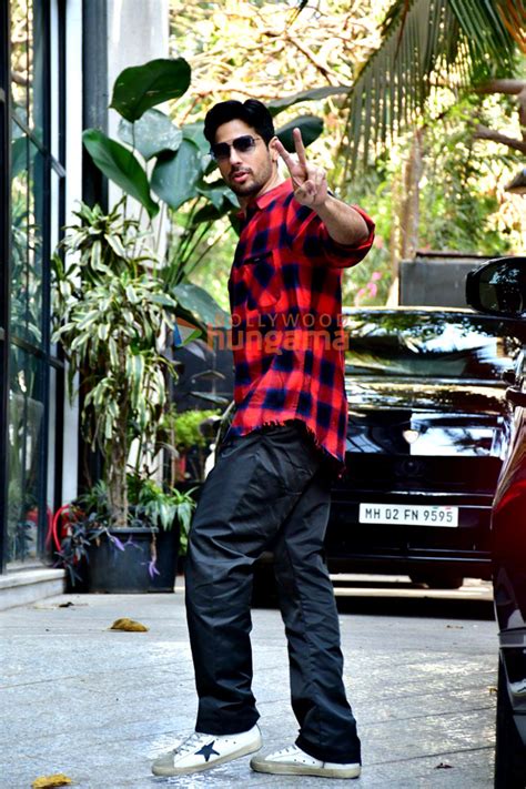 Photos Kartik Aaryan and Sidharth Malhotra snapped at Maddock Films ...