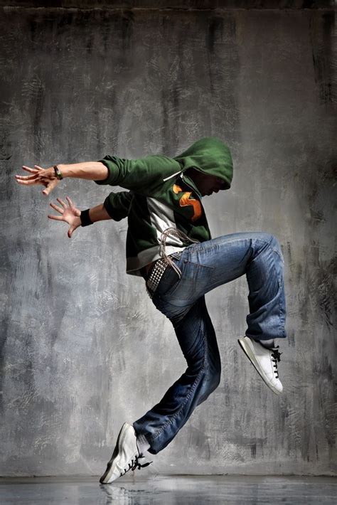 #People in motion - Street dancer | Dance photography, Modern dance ...