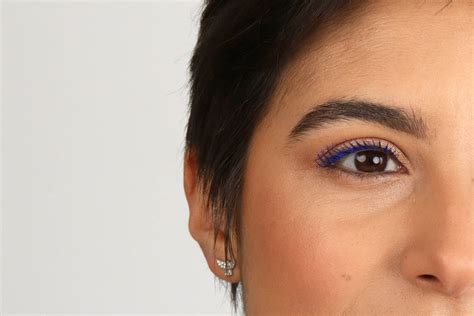 How to Use Blue Mascara: 5 Eye Looks · Care to Beauty