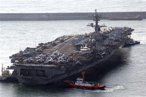 Aircraft carrier USS Carl Vinson arrives for exercise