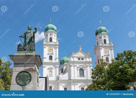 Cathedral of Passau stock image. Image of religion, famous - 123757871