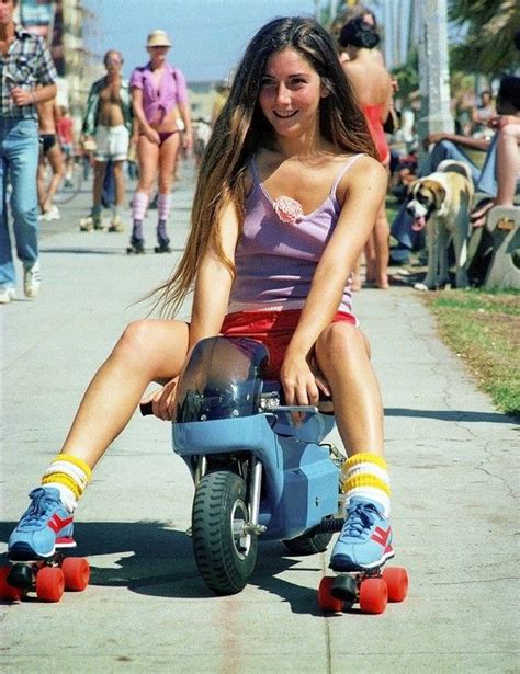 Venice Beach Rollerskaters 1979 | Venice beach, Retro skater, Roller girl