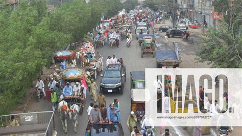 Pakistan: Devotees participate in a procession of Eid Milad-un-Nabi (PBUH) Pakistani faithful