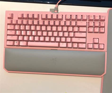 Razer keyboard pink on Mercari | Keyboard, Razer, Pc setup