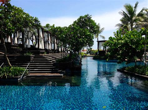 My Favorite Things & Pictures from the St. Regis Bali Resort...lots of pics - Point Me to the Plane