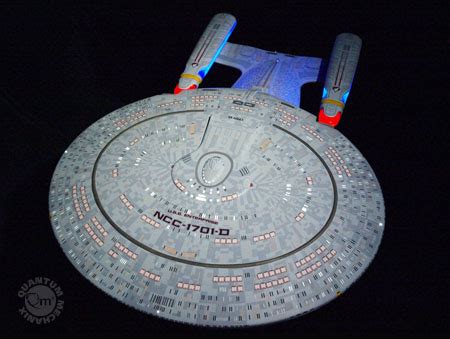 QMX STAR TREK: THE NEXT GENERATION Enterprise D Replica