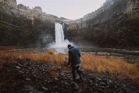 What To Expect From A Sunrise Hike At Palouse Falls - The Mandagies