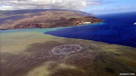 Canary Island volcano: A new island in the making? - BBC News