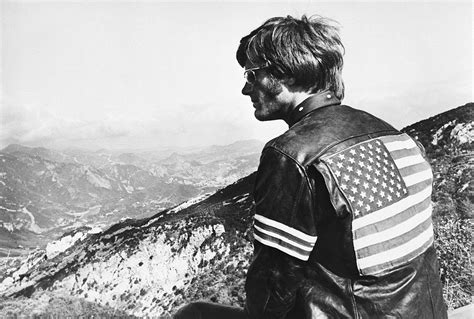 Peter Fonda, ‘Easy Rider’ Star and Hollywood Icon, Dies at 79