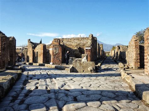 Pompeii Private Tour with Naples Museum - Through Eternity Tours