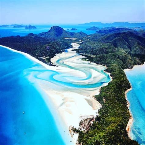 The gorgeous Whitehaven Beach in the Whitsundays Island in Queensland ...